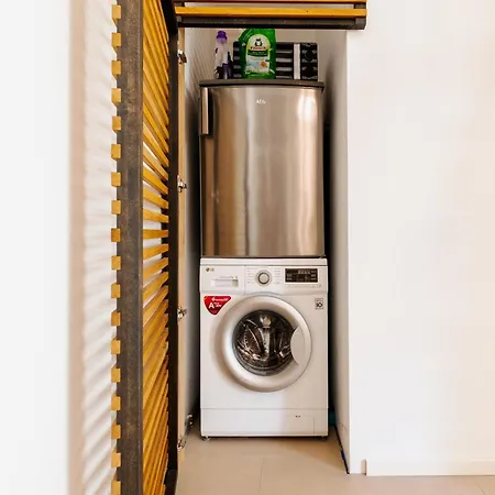 Dachgeschoss-apartment / Ruhig / Zentrale Lage Nahe Staatstheater / Hbf