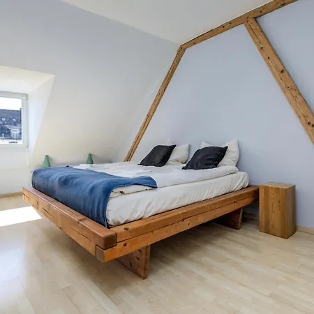 Dachgeschoss-apartment / Ruhig / Zentrale Lage Nahe Staatstheater / Hbf * Wiesbaden